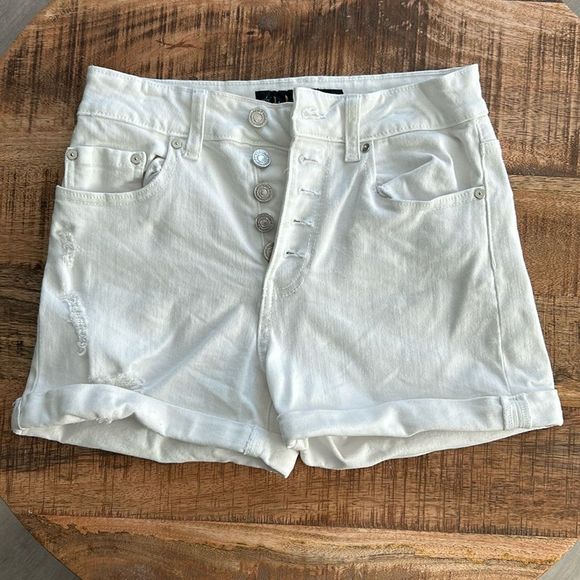 High Waist Shorts 3 Pair for Sale 3 Pair Bundle. Holds curves nicely - Picture 2 of 13